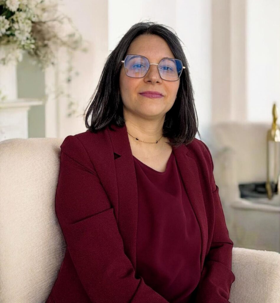 Alina, fundadora de Alis Wedding Planner y organizadora de bodas
