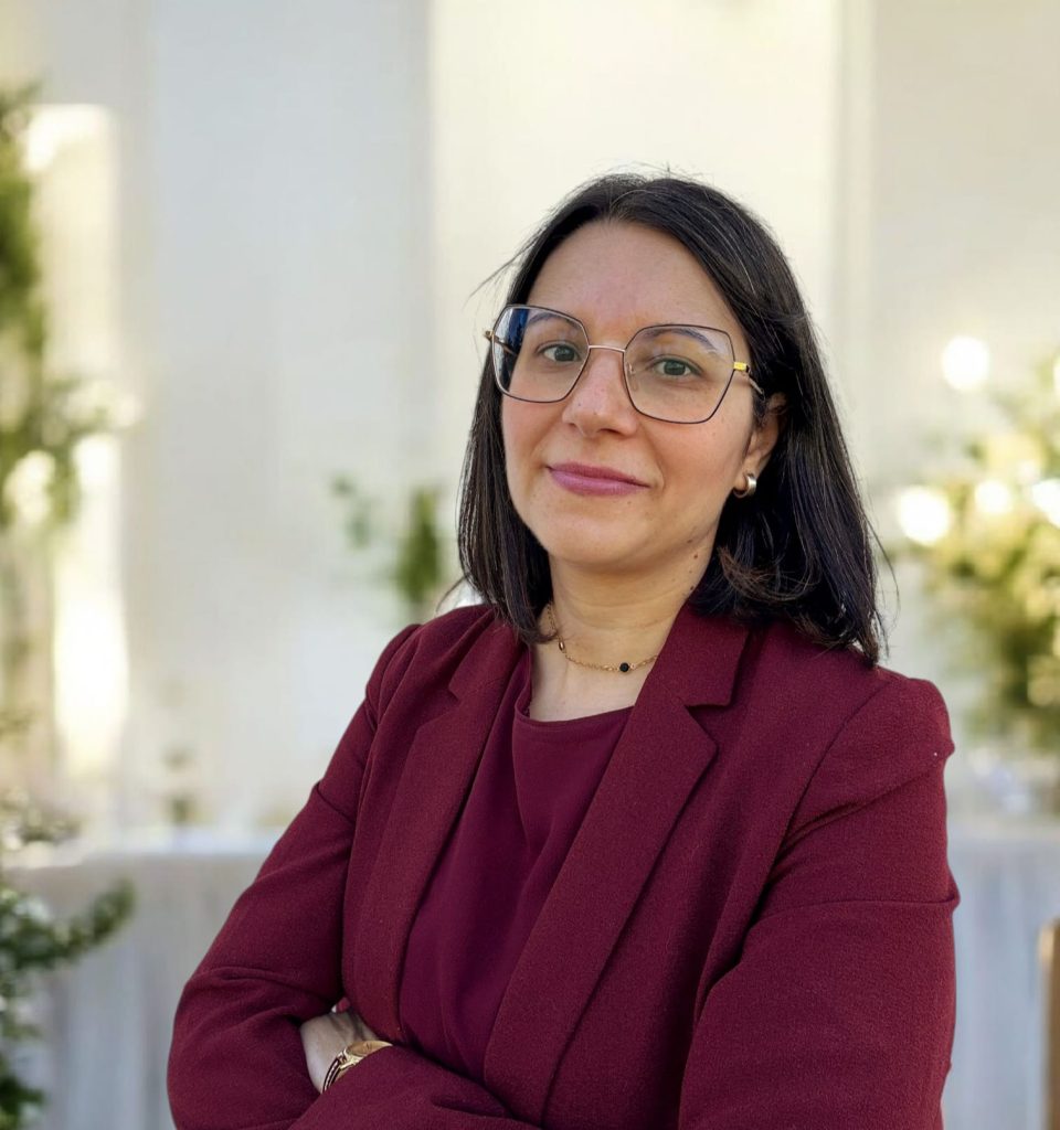 Alina, wedding planner especializada en organización y coordinación de bodas
