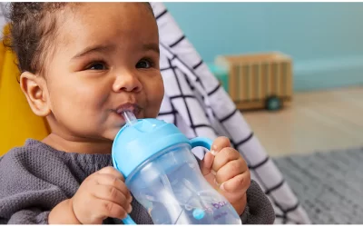 Transición del biberón al vaso: cuándo y cómo hacerlo sin estrés