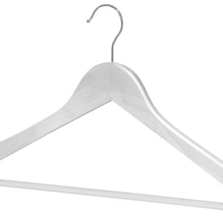 Perchas de madera blancas