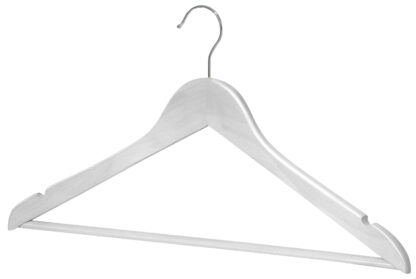 Perchas de madera blancas