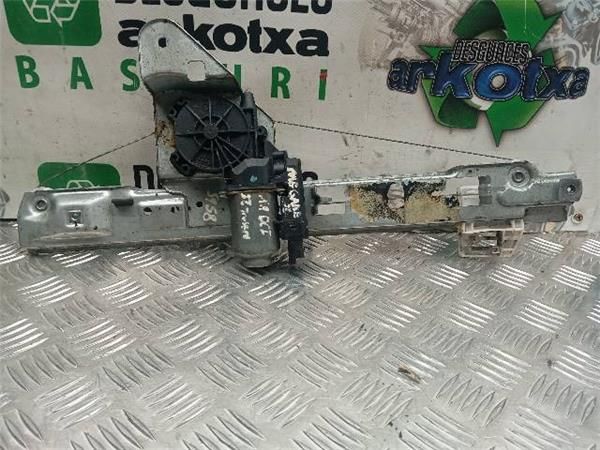 MOTOR ELEVALUNAS TRA. IZDO. Renault Megane 1.9 DCI II (2002-2009) (88 KW) - 26394 / F9Q B8