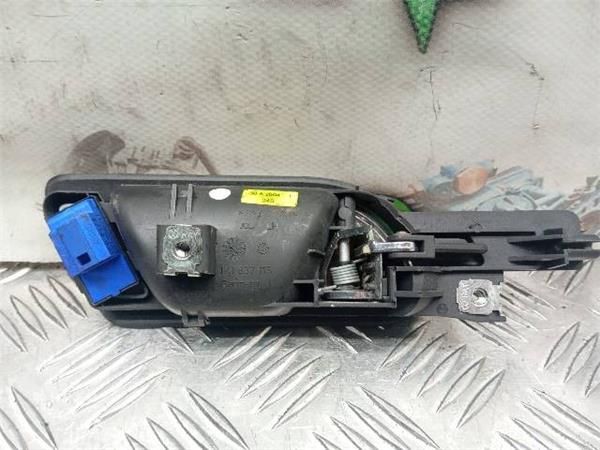 MANILLA INT. PUERTA DEL. IZDA. Volkswagen Golf 1.4 G (1K1) (55 KW) - 28862 / BCA 2