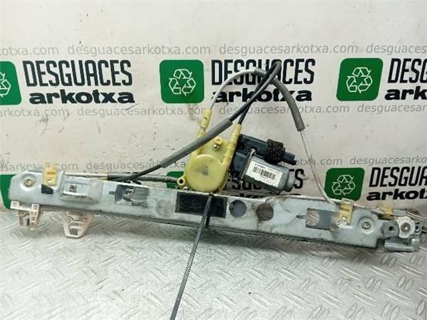 MOTOR ELEVALUNAS DEL. DCHO. Renault Megane 1.6 G II FAMILIAR (113CV) (2002 2008) (83 KW) - 29452 / K4M T7 2