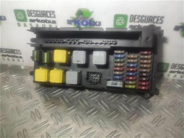 CAJA FUSIBLES/RELE Volkswagen Crafter 2.5 TDI 2.5 TDI DPF (80 KW) - 6422 / BJK