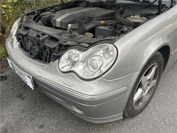 FARO XENON IZDO. Mercedes-Benz Clase C (BM 203) Berlina (02.2000-) 2.6 C 240 4Matic (203.081) [2,6 Ltr. - 125 kW CAT] -  2