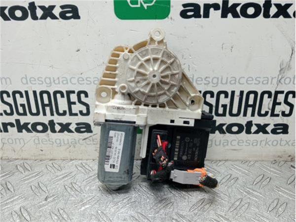 MOTOR ELEVALUNAS DEL. DCHO. Seat Toledo (5P2)(09.2004-) 2.0 Stylance / Style [2,0 Ltr. - 125 kW TDI] - 36300 / 5P0839461