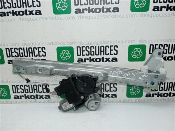 MOTOR ELEVALUNAS DEL. IZDO. Peugeot 308 (2007-) 1.4 Confort [1,4 Ltr. - 70 kW 16V VTi CAT (8FS / EP3)] - 38478 / 9657247