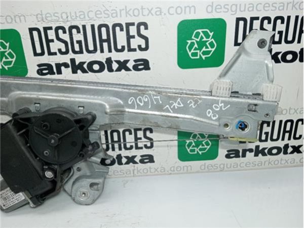 MOTOR ELEVALUNAS DEL. IZDO. Peugeot 308 (2007-) 1.4 Confort [1,4 Ltr. - 70 kW 16V VTi CAT (8FS / EP3)] - 38478 / 9657247 2
