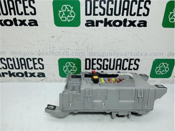 CAJA FUSIBLES/RELE Fiat II Doblò (263) Cargo (2010-) 1.3 Basis Furgón [1,3 Ltr. - 66 kW 16V JTD CAT] - 38598 / 0051885 2