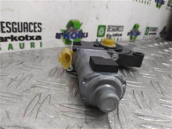 MOTOR ELEVALUNAS TRA. DCHO. Hyundai i30 1.4 (80 KW) - 10526 / G4FA