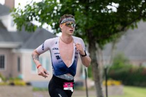 Brock Hoel durante Ironman Texas.