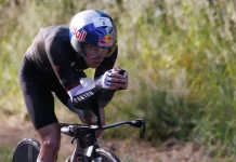 Hayden Wilde se pone a prueba en la élite del ciclismo profesional.