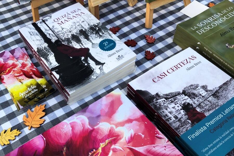 Mesa de Zsa Zsa Zsú Ediciones en la XI Feria del Libro Aragonés 2023