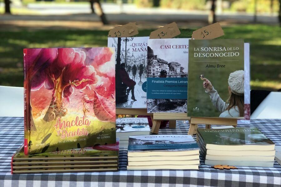 Mesa de Zsa Zsa Zsú Ediciones en la XI Feria del Libro Aragonés 2023