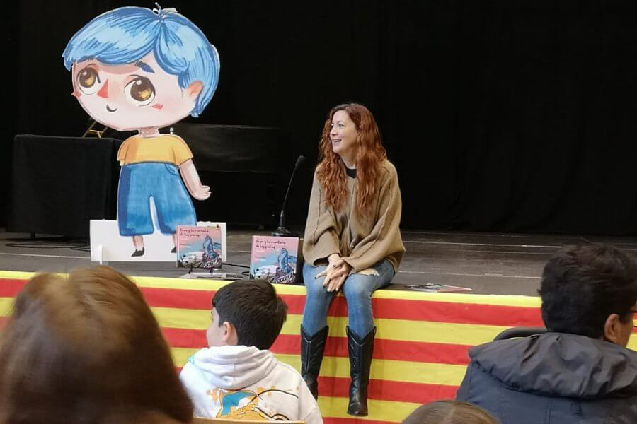 Cuentacuentos de Enzo y la montaña de los sueños de la escritora Pat MM en la Feria del Libro Aragonés de la Almozara